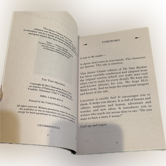 2012 THE TIME MACHINE H G WELLS JR CLASSICS FOR YOUNG READERS PAPERBACK BOOK - Picture 3 of 9